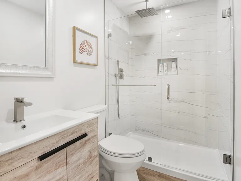 898 SE 2nd Pl #3 — Photo 6