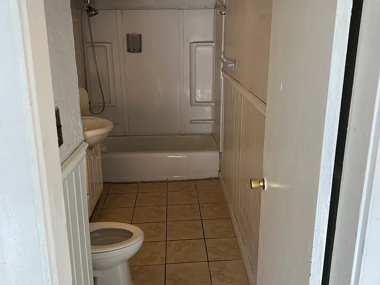 11 Bourne St #1 — Photo 9