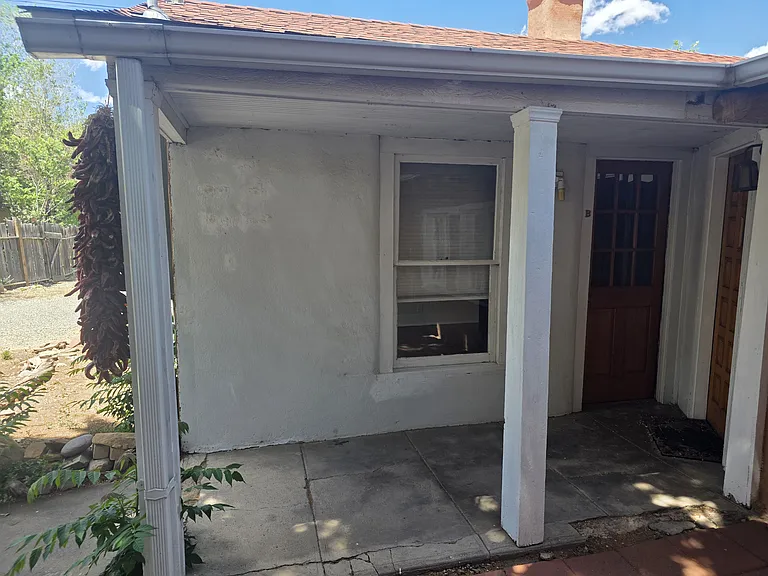 525 Agua Fria St #B — Photo 3
