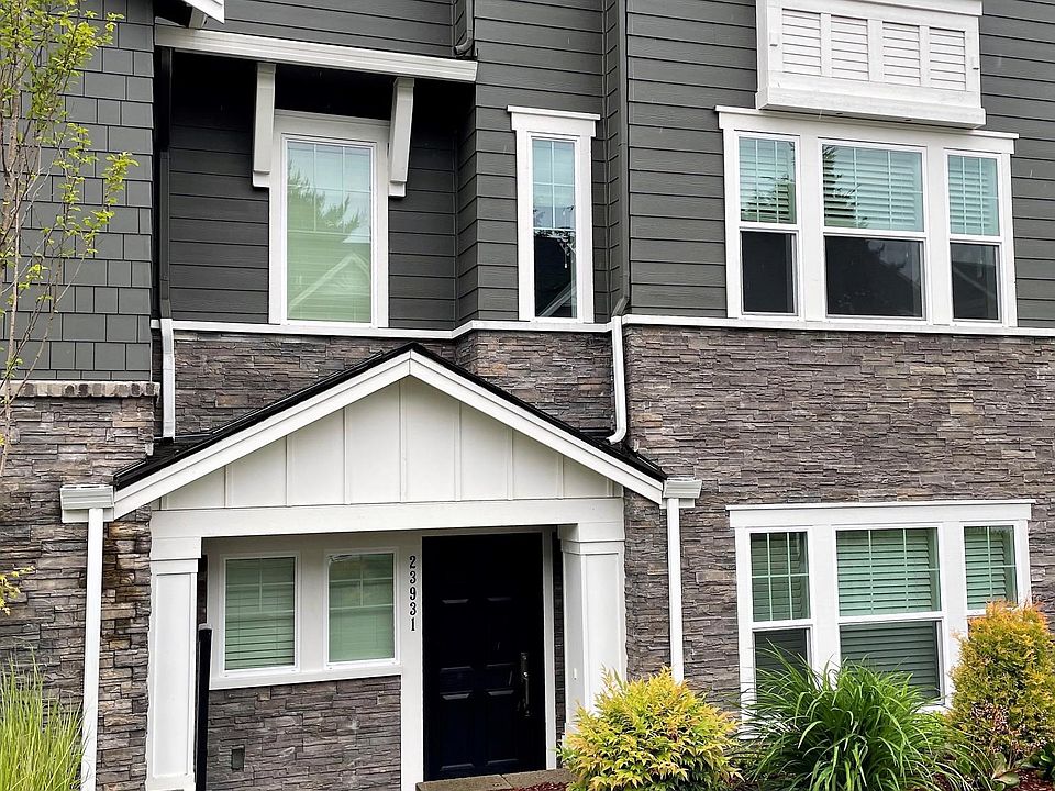 1st image of 23931 SE 41st St