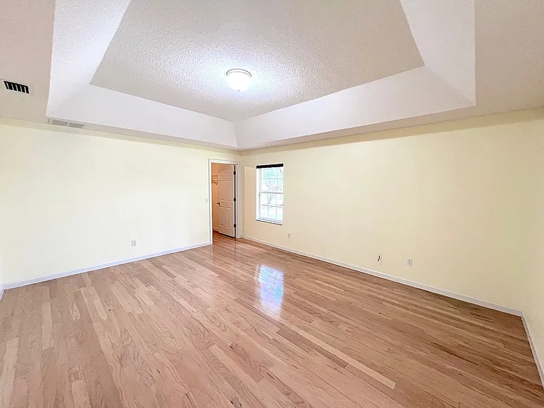 87 Rose Dr — Photo 32
