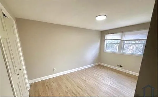 1240 Newfield Rd — Photo 3