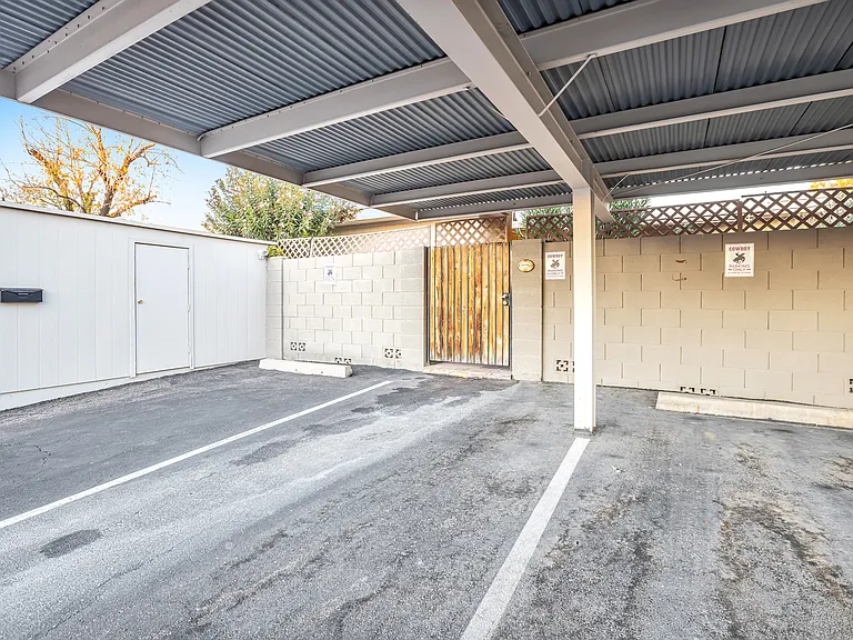 5045 N 81st St — Photo 51