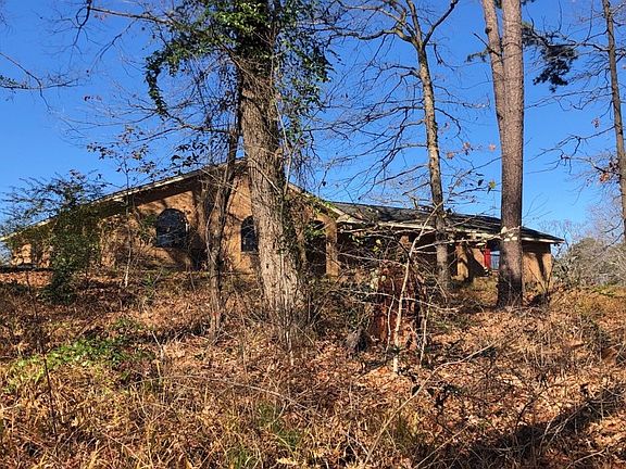 3rd image of 15 Dogwood Cir