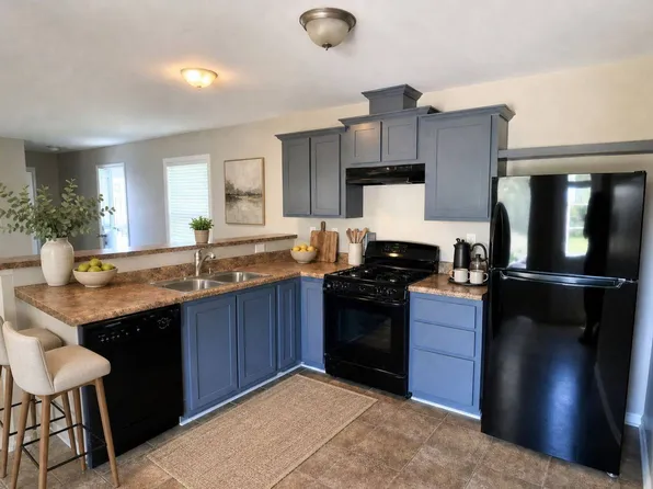 989 S Laporte St #124, Lake Station, IN 46405