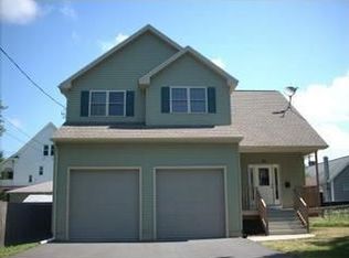 32 Oliver St, Chicopee, MA 01020