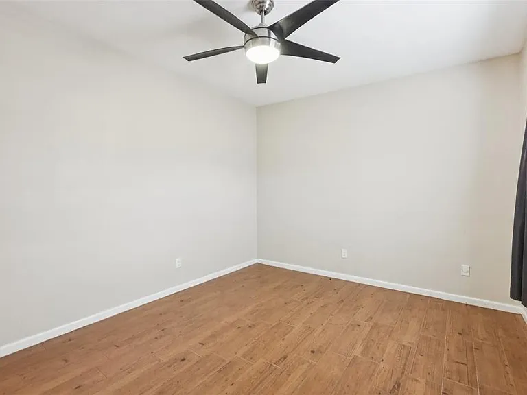 1417 E Harding St — Photo 15