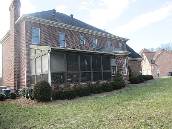 Screened-in porch