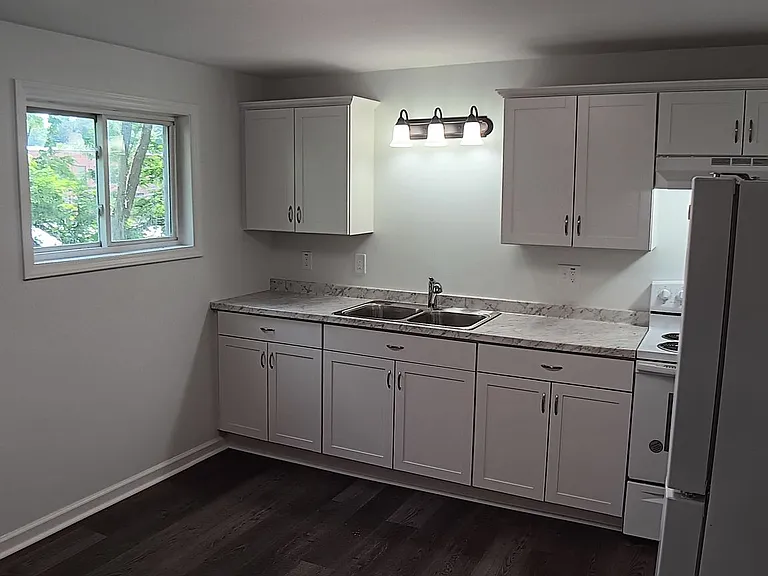 130 East St #1 — Photo 15
