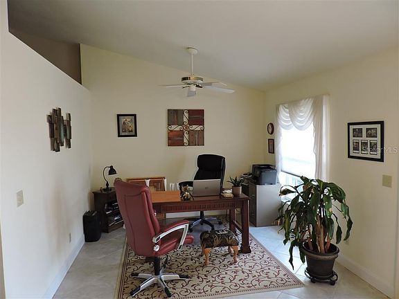 5th image of 943 Oxford Way