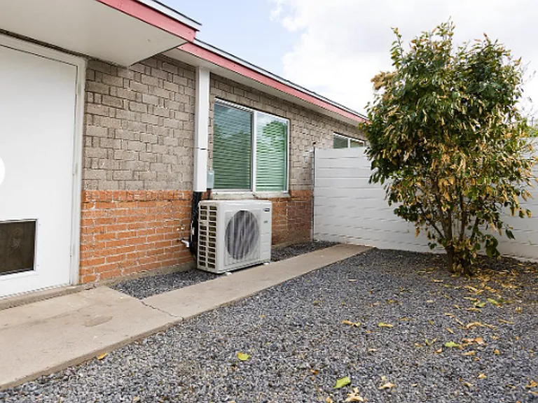 320 W Highland Ave — Photo 9
