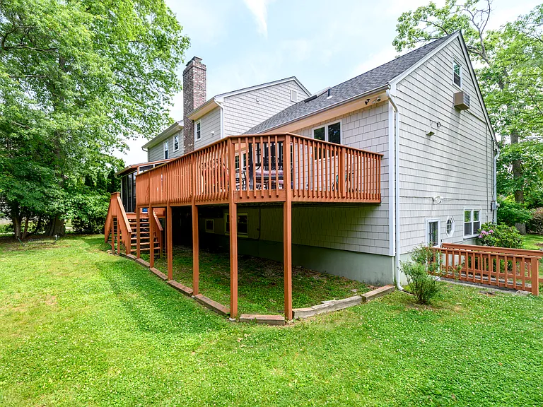 44 Newfield Ct — Photo 29