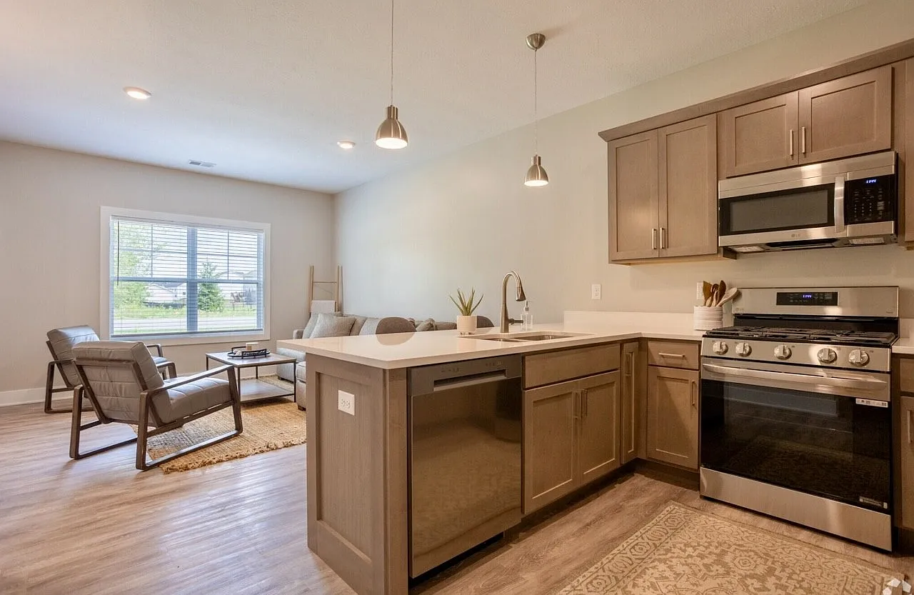 Ventura Townhouses — Photo 1
