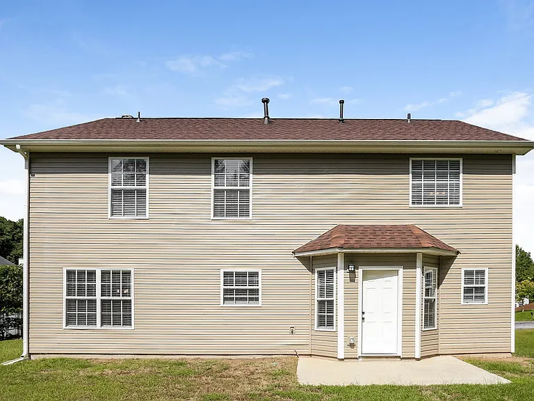 1413 Cater Ct — Photo 17