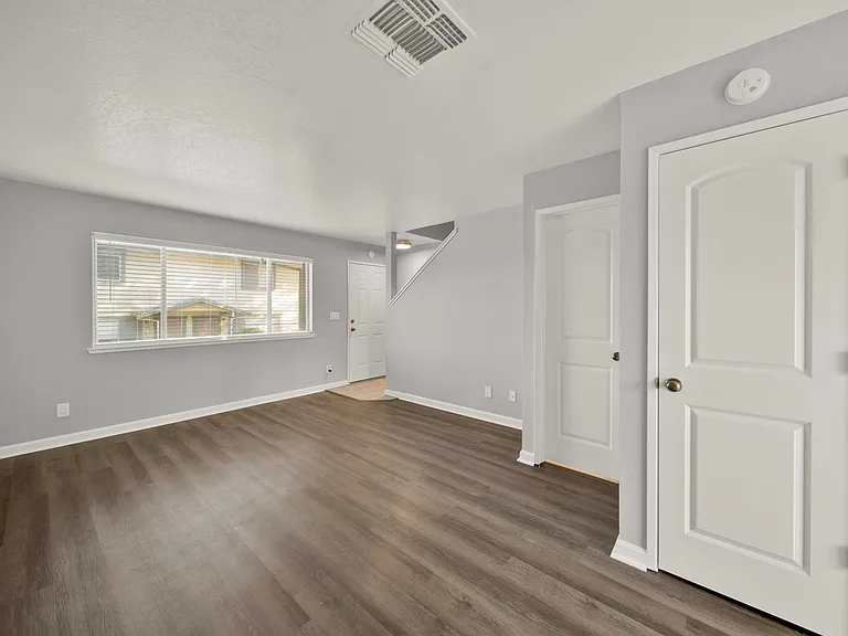 Heather Ridge Apartments — Photo 3