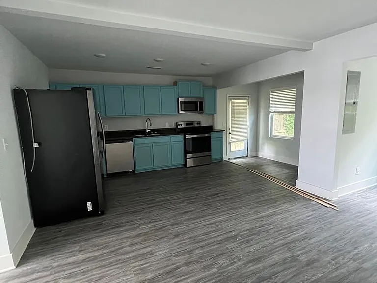 543 7th Ave NW — Photo 6