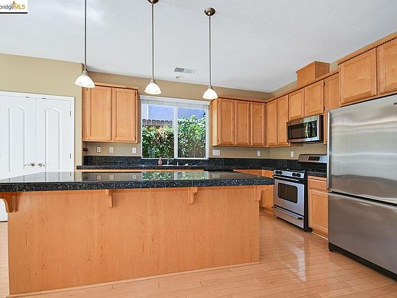 4th image of 1731 Chaparral Dr