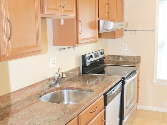 4th image of 2881 Bowes Ln