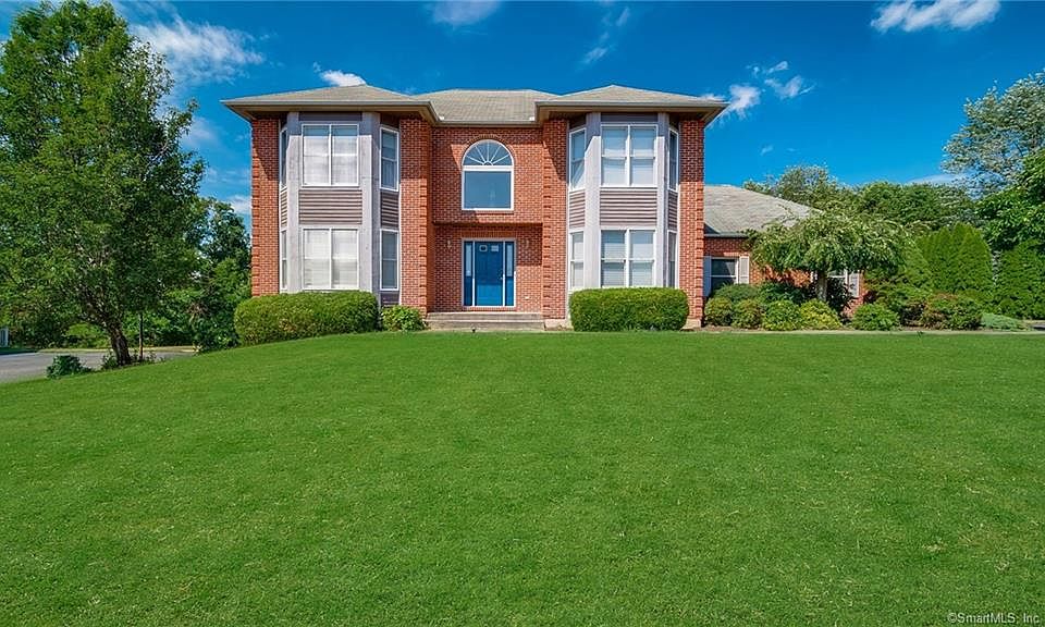 1st image of 62 Westfort Dr