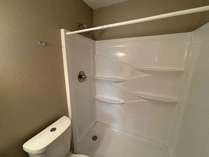 909 College Ave — Photo 34