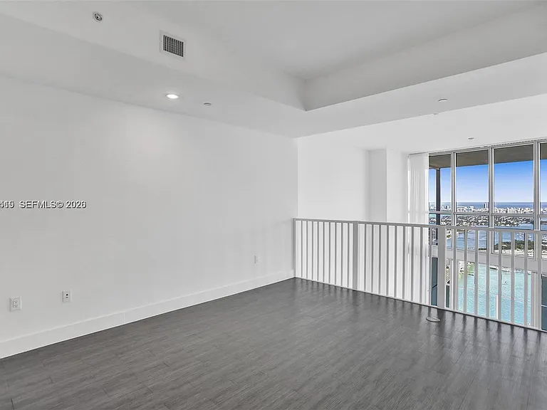 1100 Biscayne Blvd #5705 — Photo 19