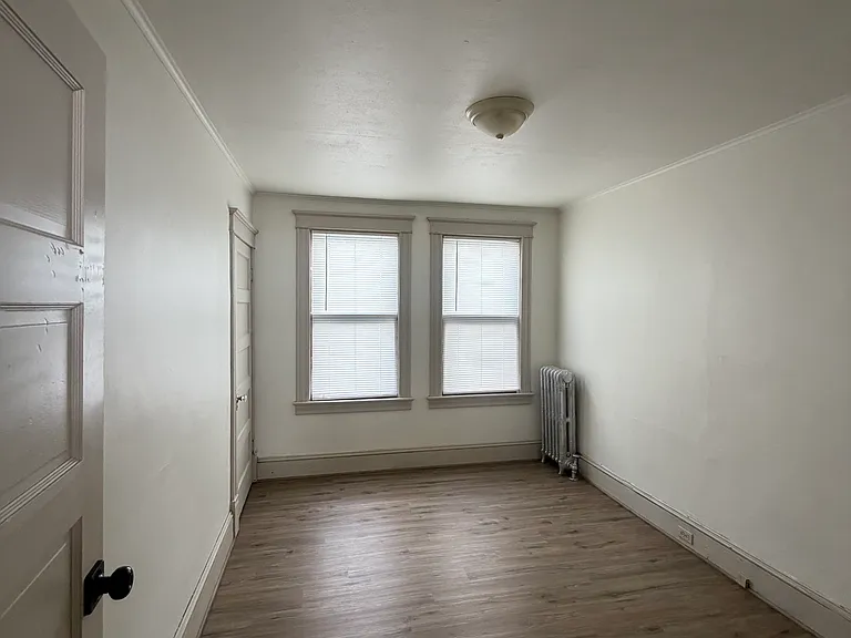 35 Linden St — Photo 7