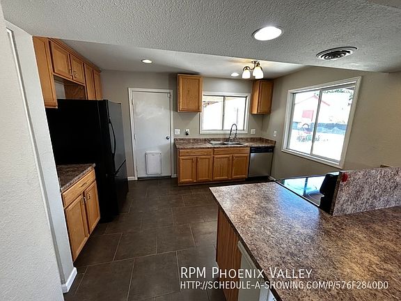 5th image of 1401 E Saint Charles Ave