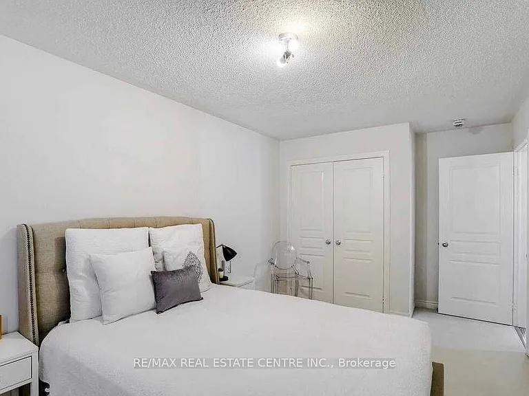 5 Blackberry Valley Cres #UPPER — Photo 11