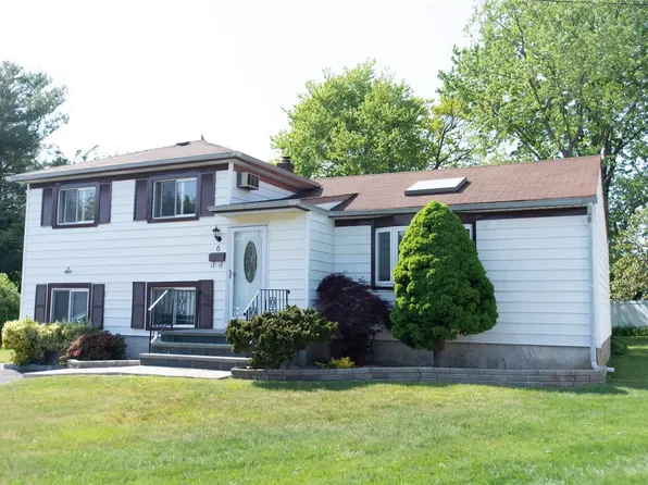 6 Floyd Lane, Massapequa Park, NY 11762