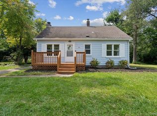 21445 Greenview Rd, Southfield, MI 48075