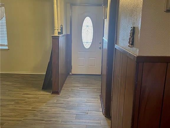 3rd image of 416 Belle Chase Dr