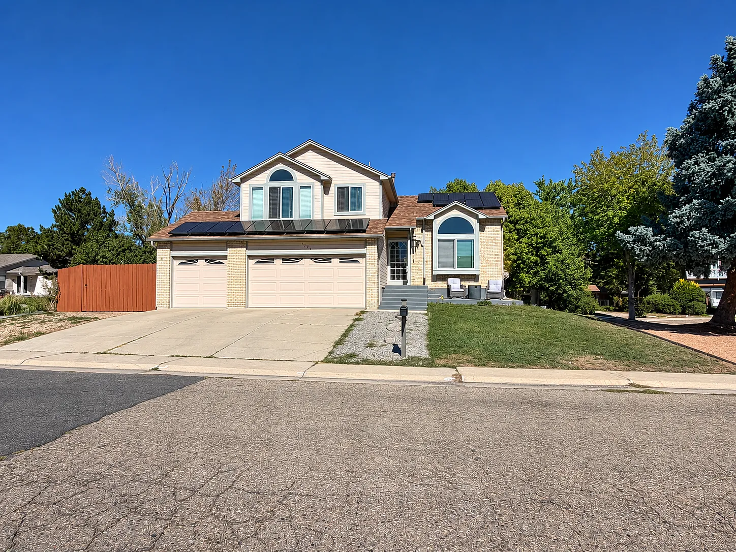 3 bed, 2.5 bath, 1830 sqft, $3,400 — Photo 1