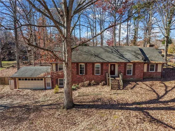 5004 Edinborough Rd, Greensboro, NC 27406