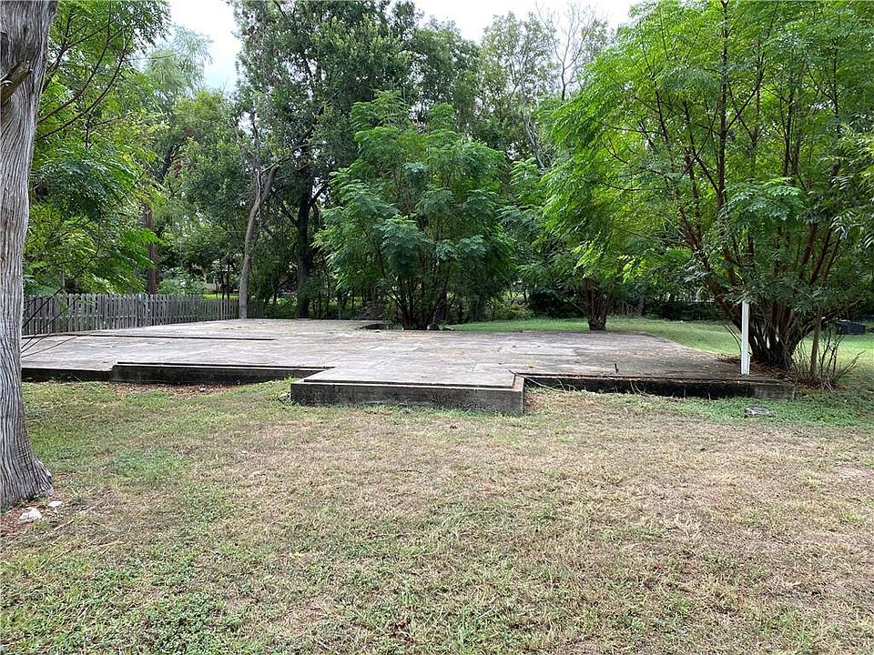 1st image of 607 S Lake Creek Dr