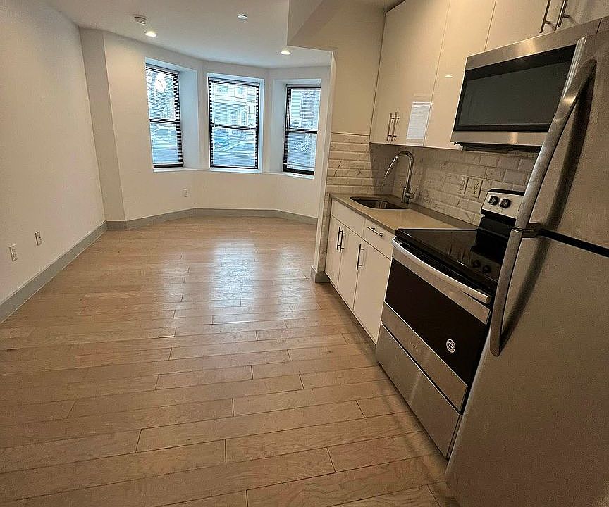 1st image of 287 Hawthorne St #1F