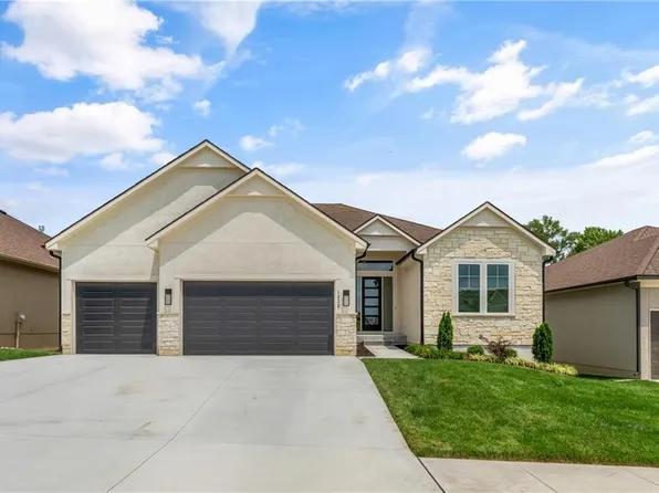 1528 NE Park Springs Dr, Lees Summit, MO 64064