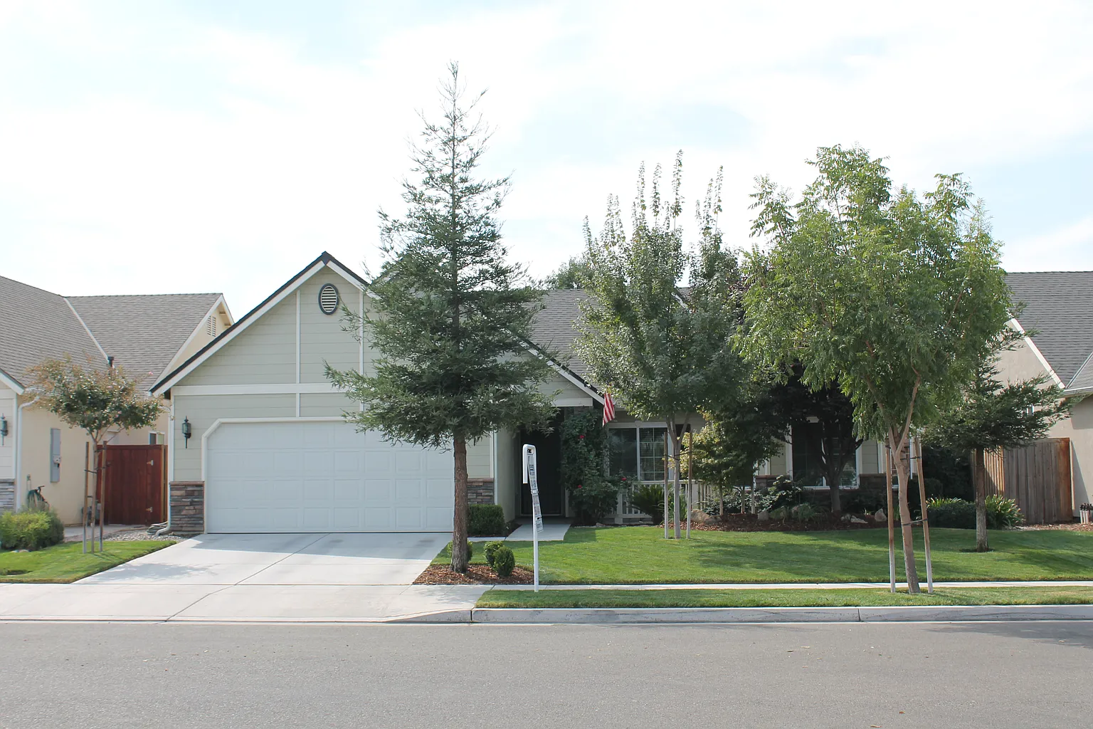 6923 E Fountain Way photo 1
