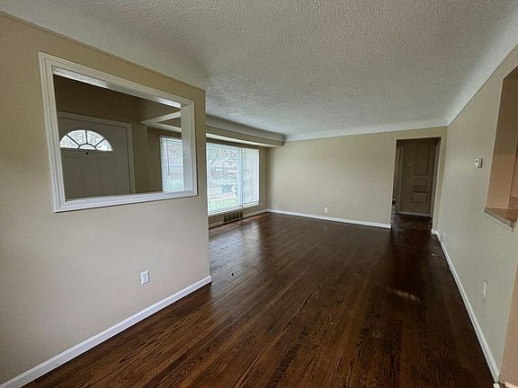 2nd image of 23643 Parklawn St