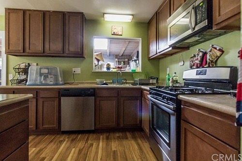 3rd image of 304 E Briardale Ave