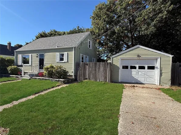 890 Cottage St, Pawtucket, RI 02861