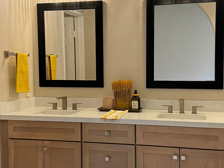 En suite Master Bathroom