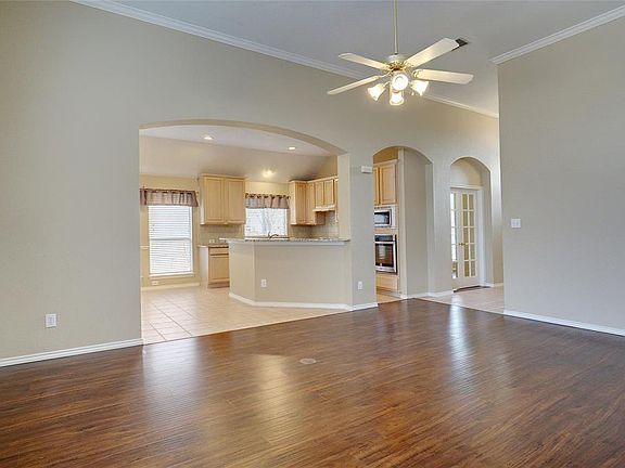 5th image of 8213 Bulrush Dr