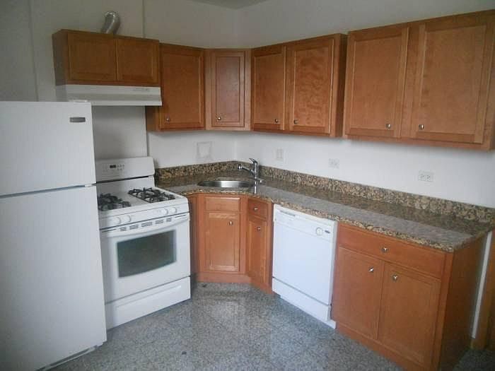 1st image of 2502 W Diversey Ave APT 3