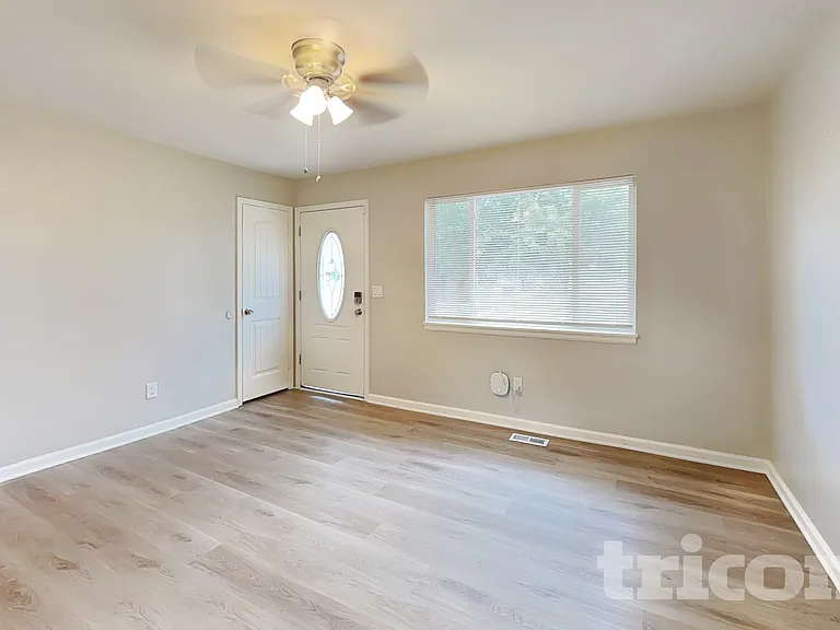 1019 S Newark St — Photo 3