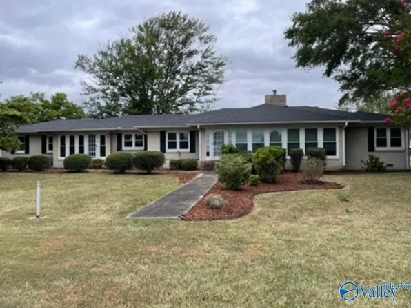 13085 Mooresville Rd, Athens, AL 35613