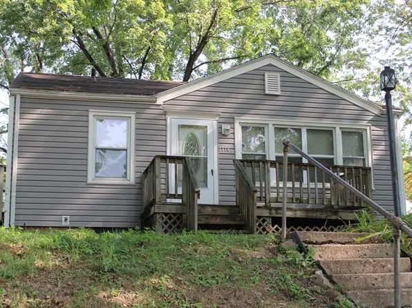 1114 Dakota St, Leavenworth, KS 66048