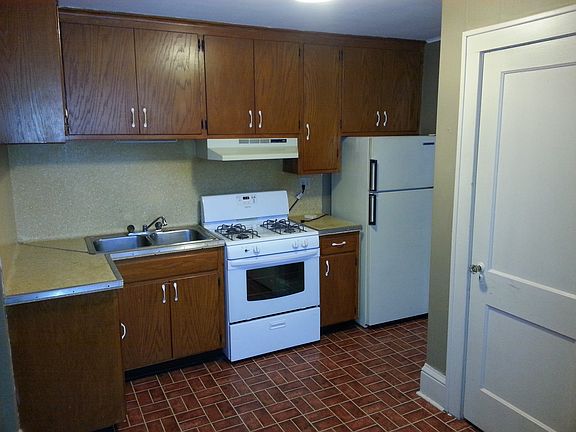 1055 Laurel Ave Unit 4 Kitchen