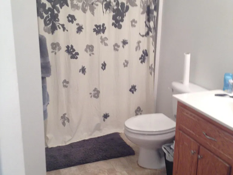 Second bath upstairs