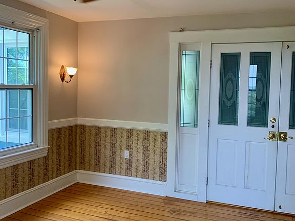 4th image of 67 Lawton Ave #2