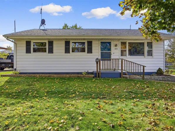 1643 Arizona Ave NE, Cedar Rapids, IA 52402